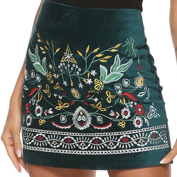 Simplee Apparel Dresses & Skirts - Simplee Apparel Teal Embroidered Mini Skirt Sz M